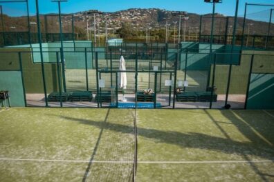 Pack pádel, piscina y menú (precio para 4 personas) - Imagen 3